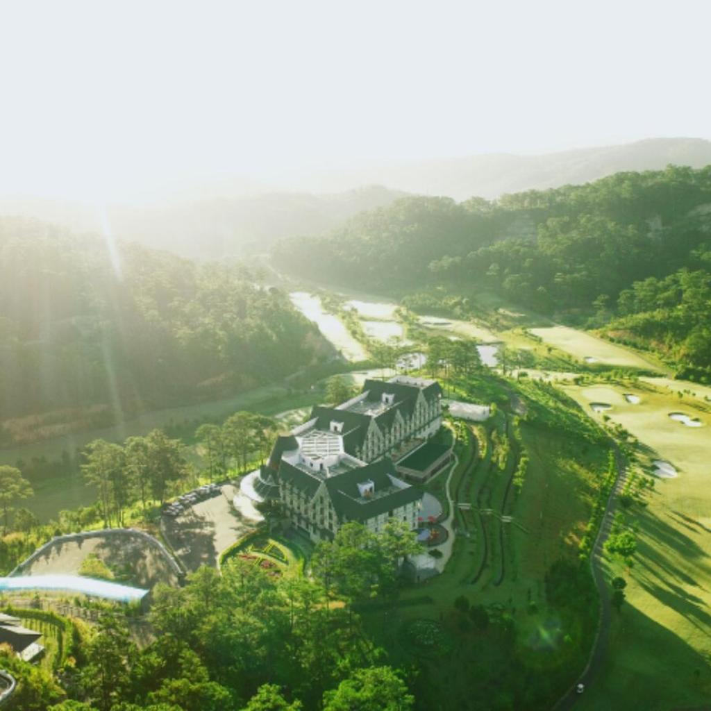 Swiss-Belresort Tuyen Lam