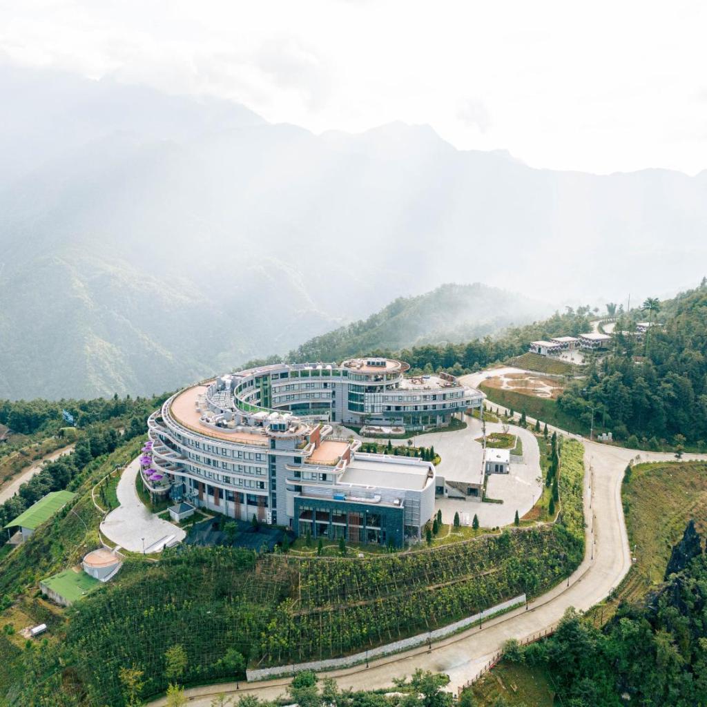 Lady Hill Sapa Resort